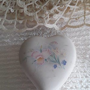 Vintage Heart-Shaped Ceramic Jewelry/Keepsake Box by Porcelanas